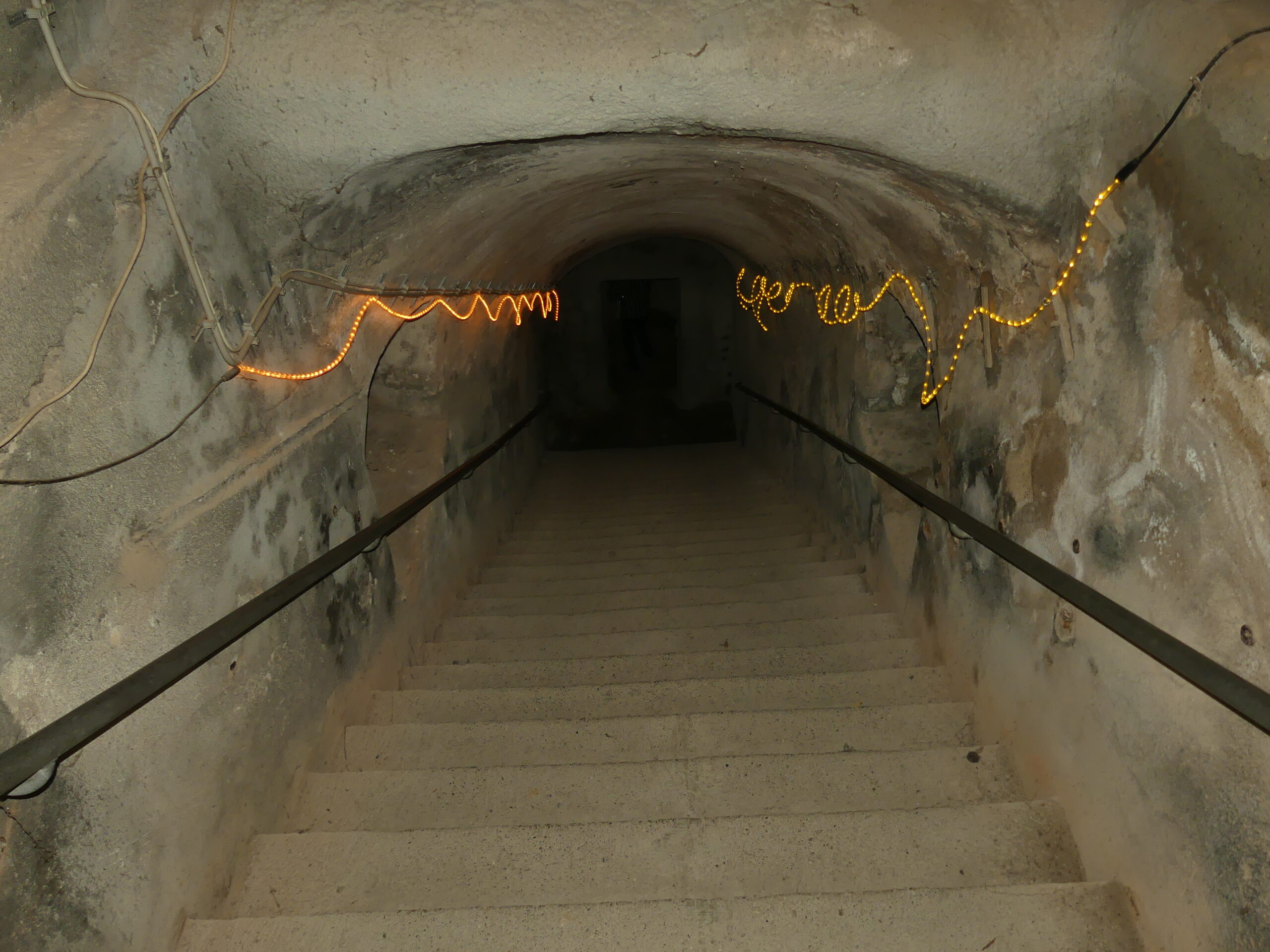 Historischer Bergwerksstollen Bamberg Felsenkeller Abstieg